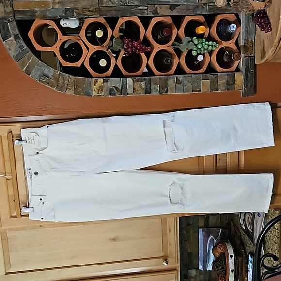 Abercrombie & Fitch Denim - Abercrombie & Fitch The 90s Straight Ultra High Rise Jeans Distressed White NWT